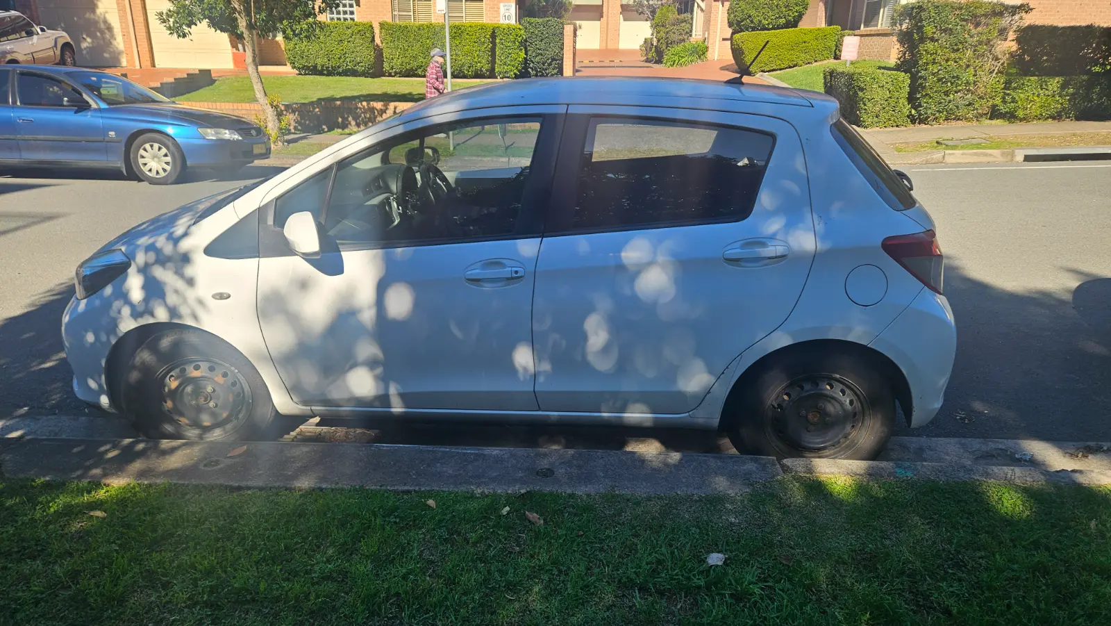 2012 yaris 121500km 수동 팝니다
