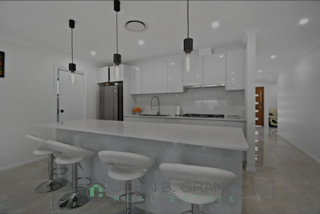 2bed 1bath 2carpark new house share