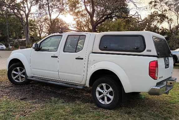 2013 Nissan navara ST auto 199,600km $12,000