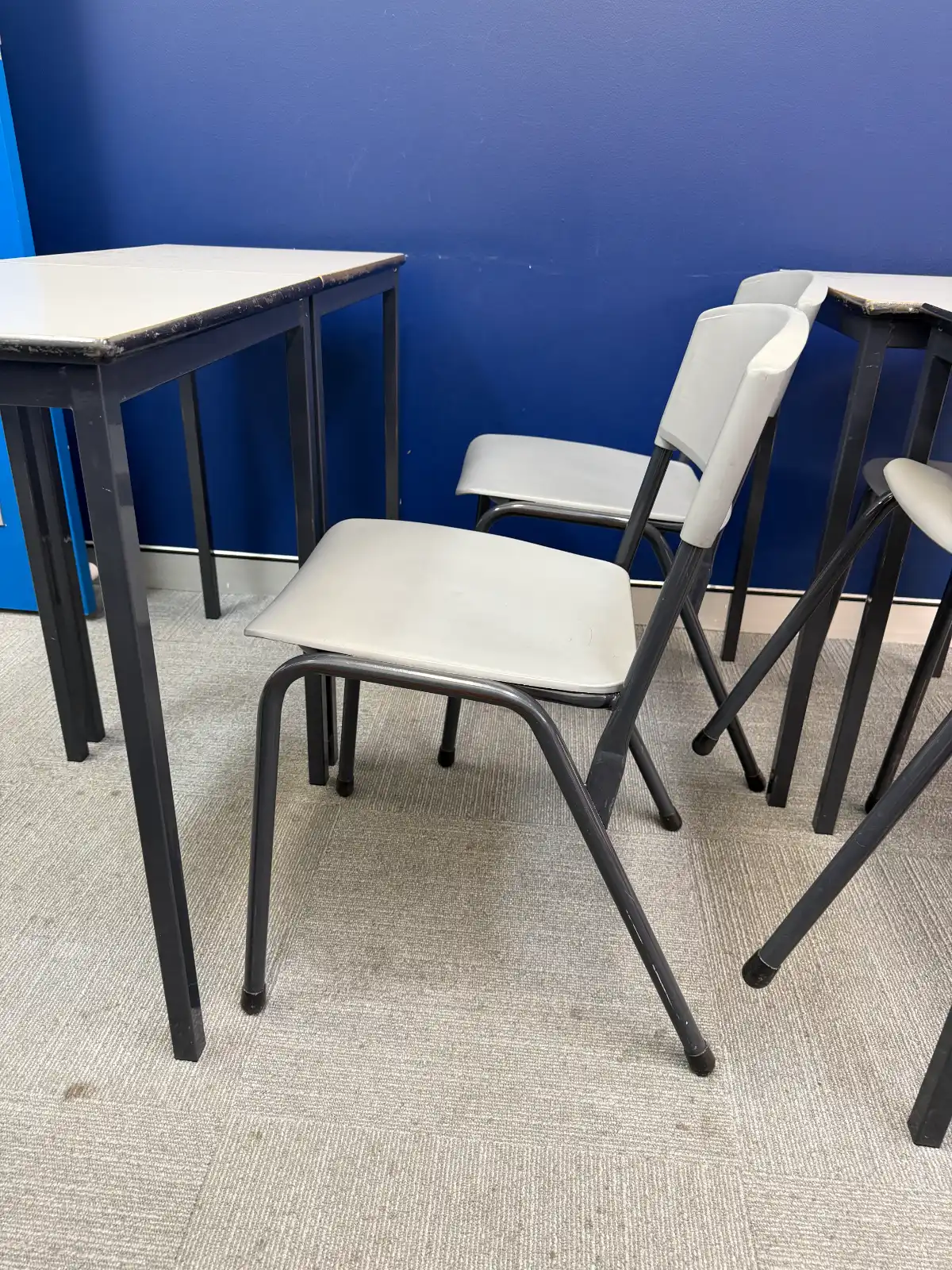 학교/학원용 책상 및 의자 판매합니다.