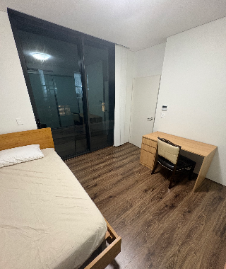 Epping 역 도보 5분-6분 | 독방 여성 쉐어생 구합니다