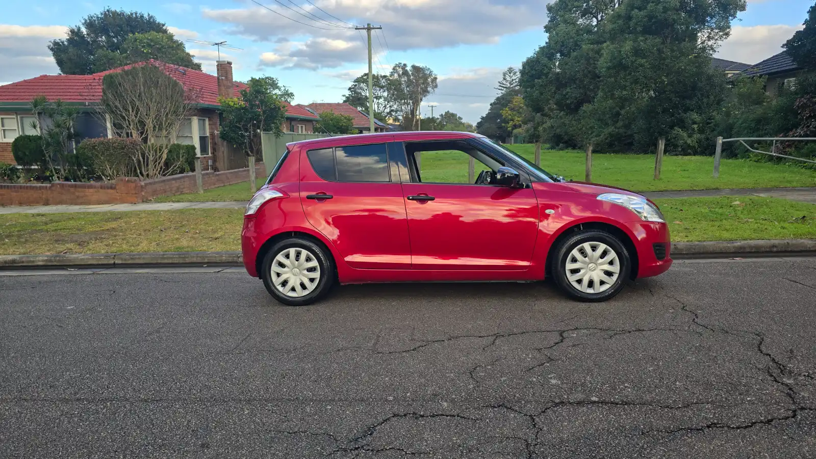 2012 Suzuki Swift, 82,000Km
