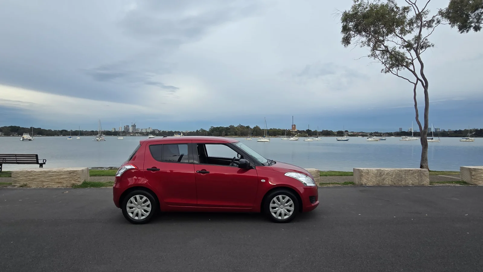 Suzuki Swift Fz, 82,000Km 자동 5 도어 해치백.