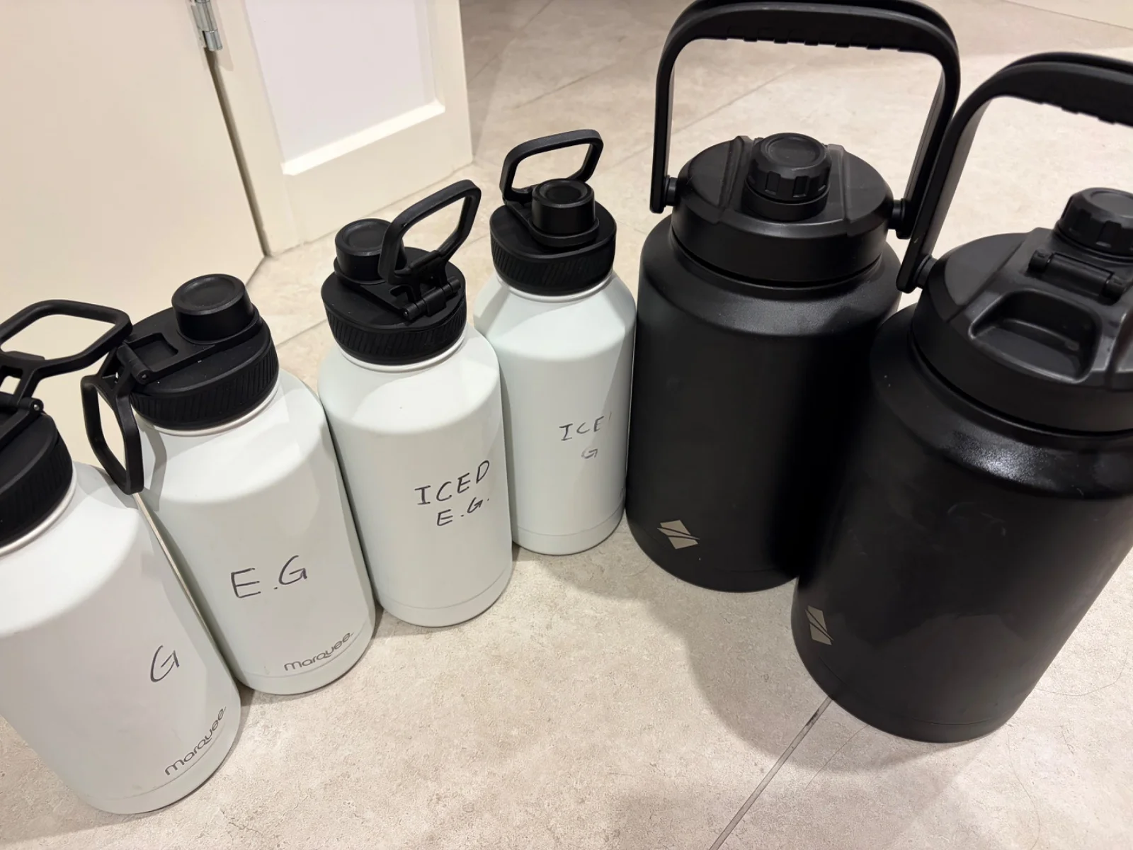 대형 보온병 여러개 팝니다 1.6L $5 3.8L $20