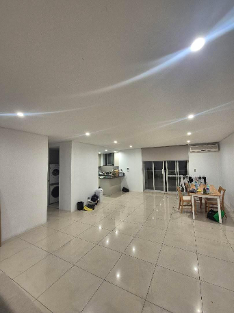 🏡  버우드(Burwood) 독방 입주자 구합니다