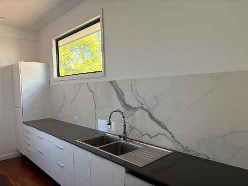 Gladesville 넓은 쉐어하우스 독방 단기 3개월 / 주320$ / 시티까지 버스 20분 / 8월 25일부터 입주가능