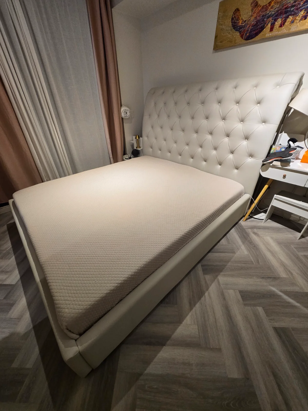 Koala living 킹사이즈가죽베드(메트리스포함), 2.5seater 전동리클라이너가죽소파팝니다.