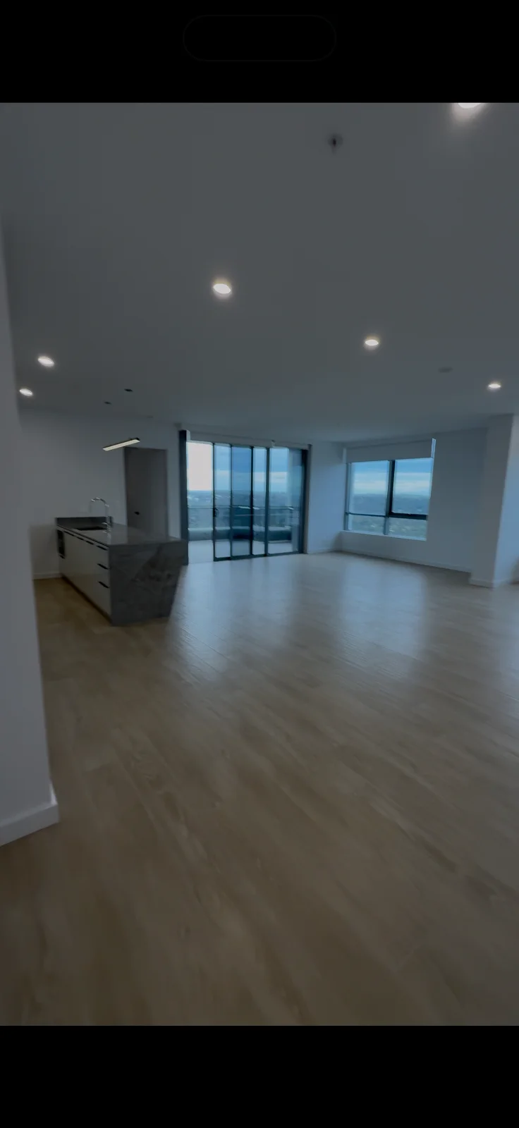 🏠🏠Macquarie uni역 5분거리 신축 초호화 매물 쉐어생 한명 구합니다🏠🏠