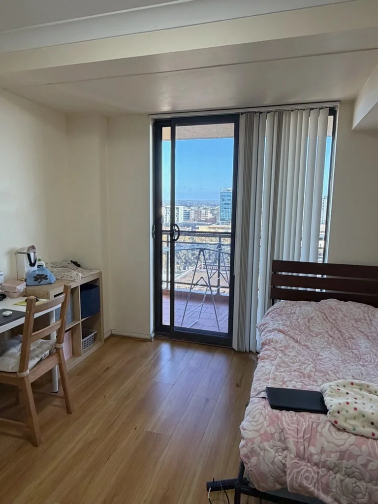 Bankstown역 도보 1분,독방,여자만 사는 집, $300