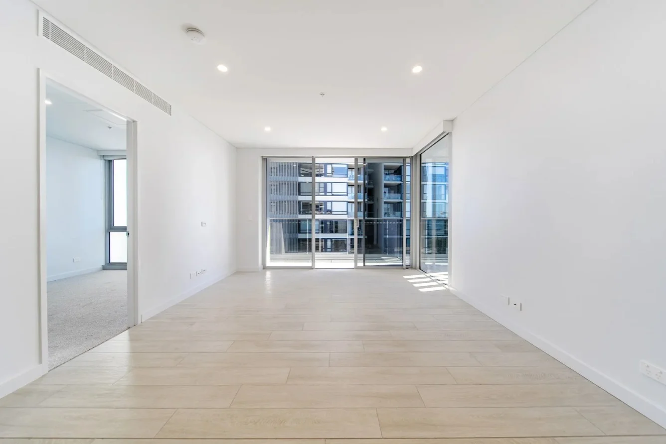 <시드니 부동산 아카데미> [For Rent] 에핑 / 2b 2b 1c / 새 아파트 (Meriton)