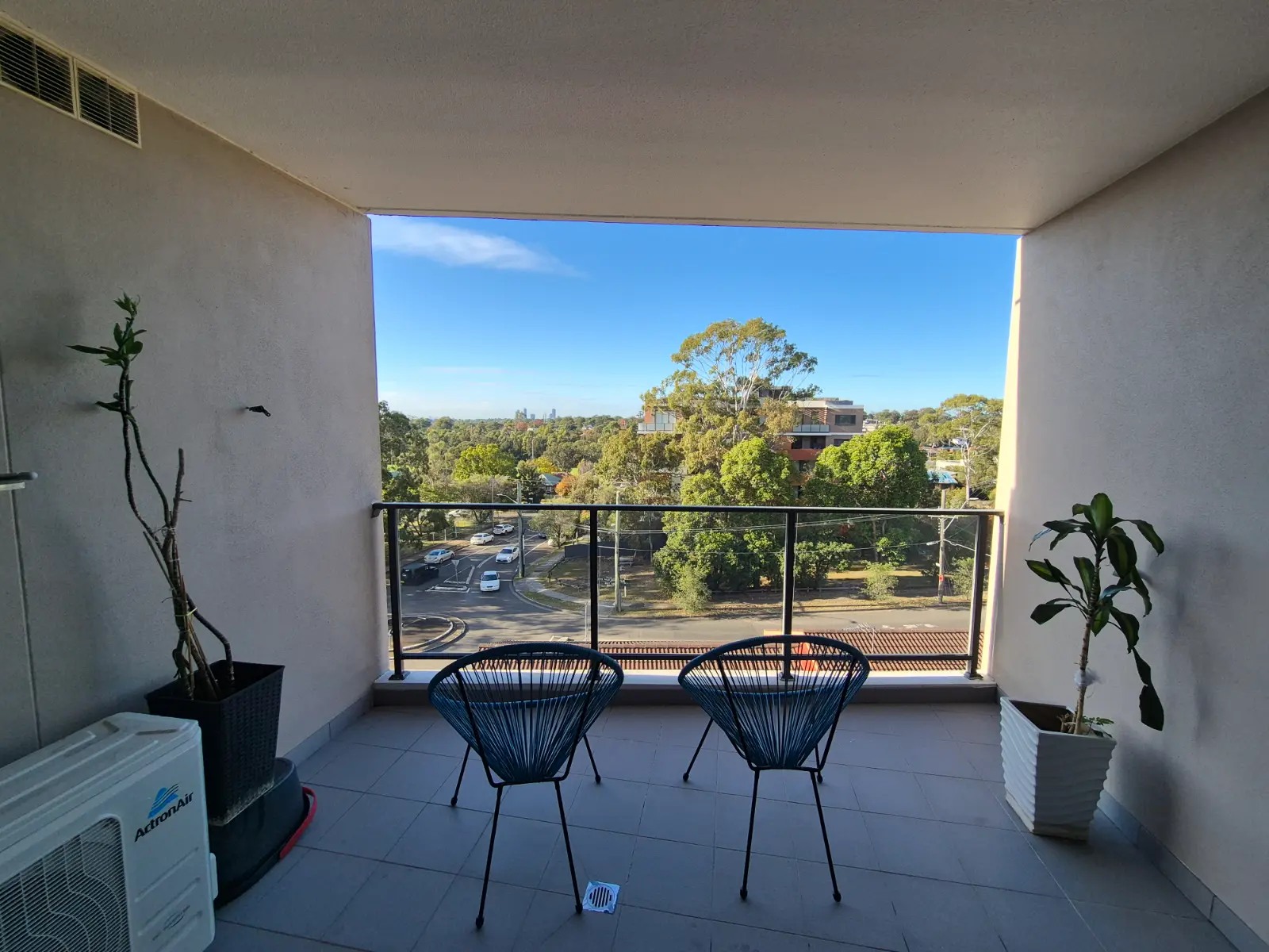 Seven Hills, Sydney-Private Room-Single or 2 Friend's Female $250/wk.