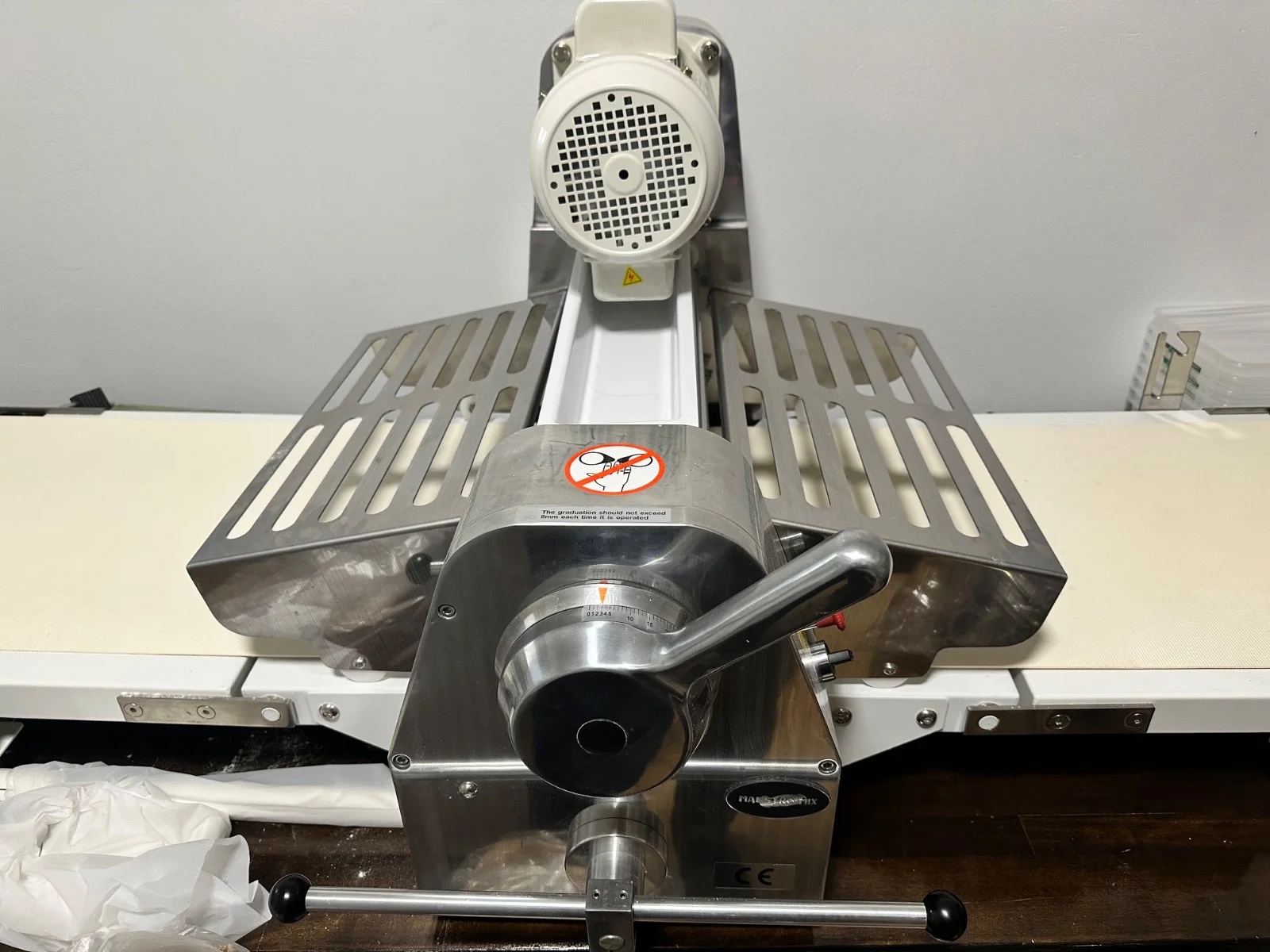 Maestro mix benchtop dough sheet roller