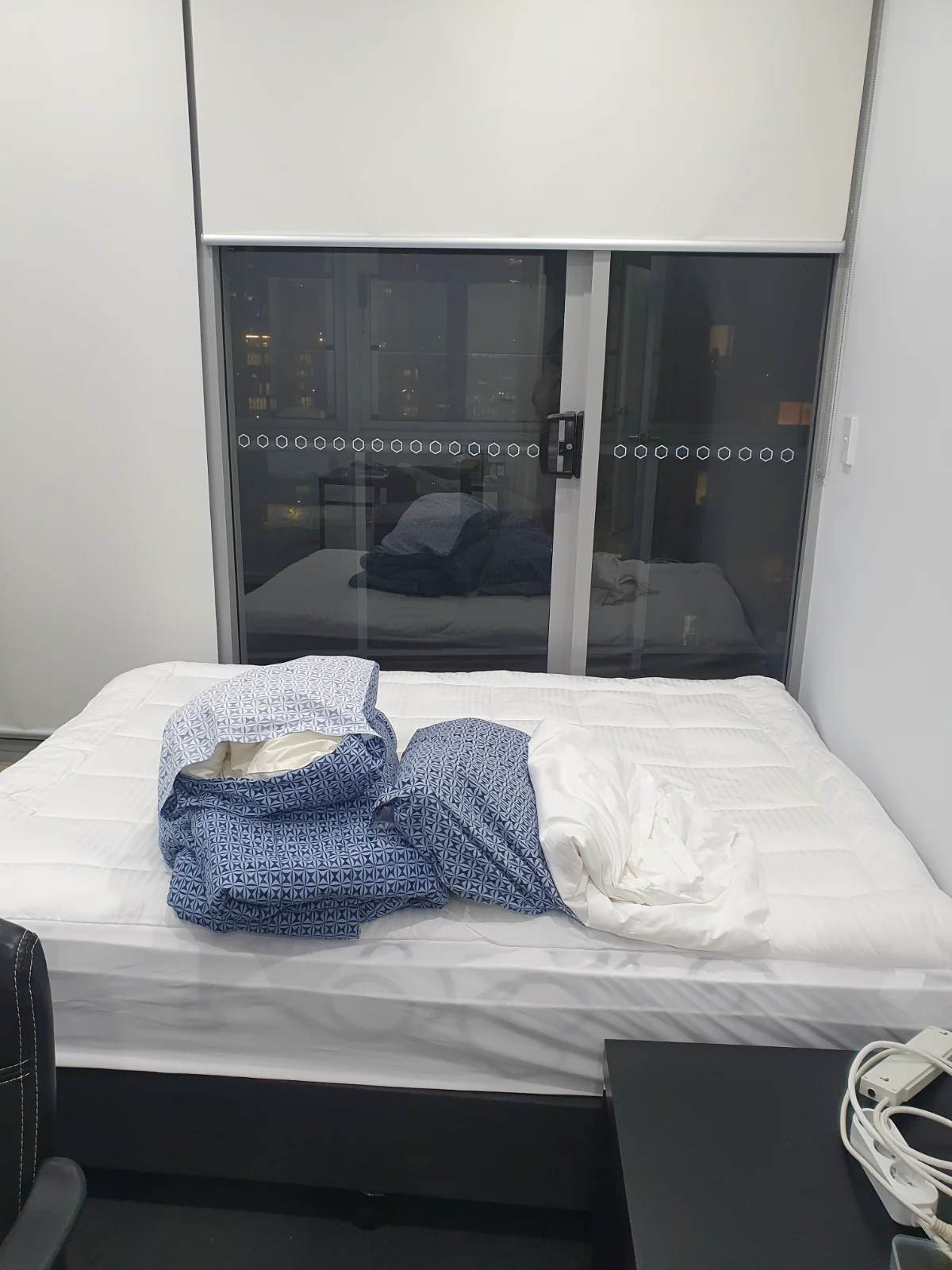 여쉐어 생 구함, 주350불 Parramatta,  아파트, 개인욕실