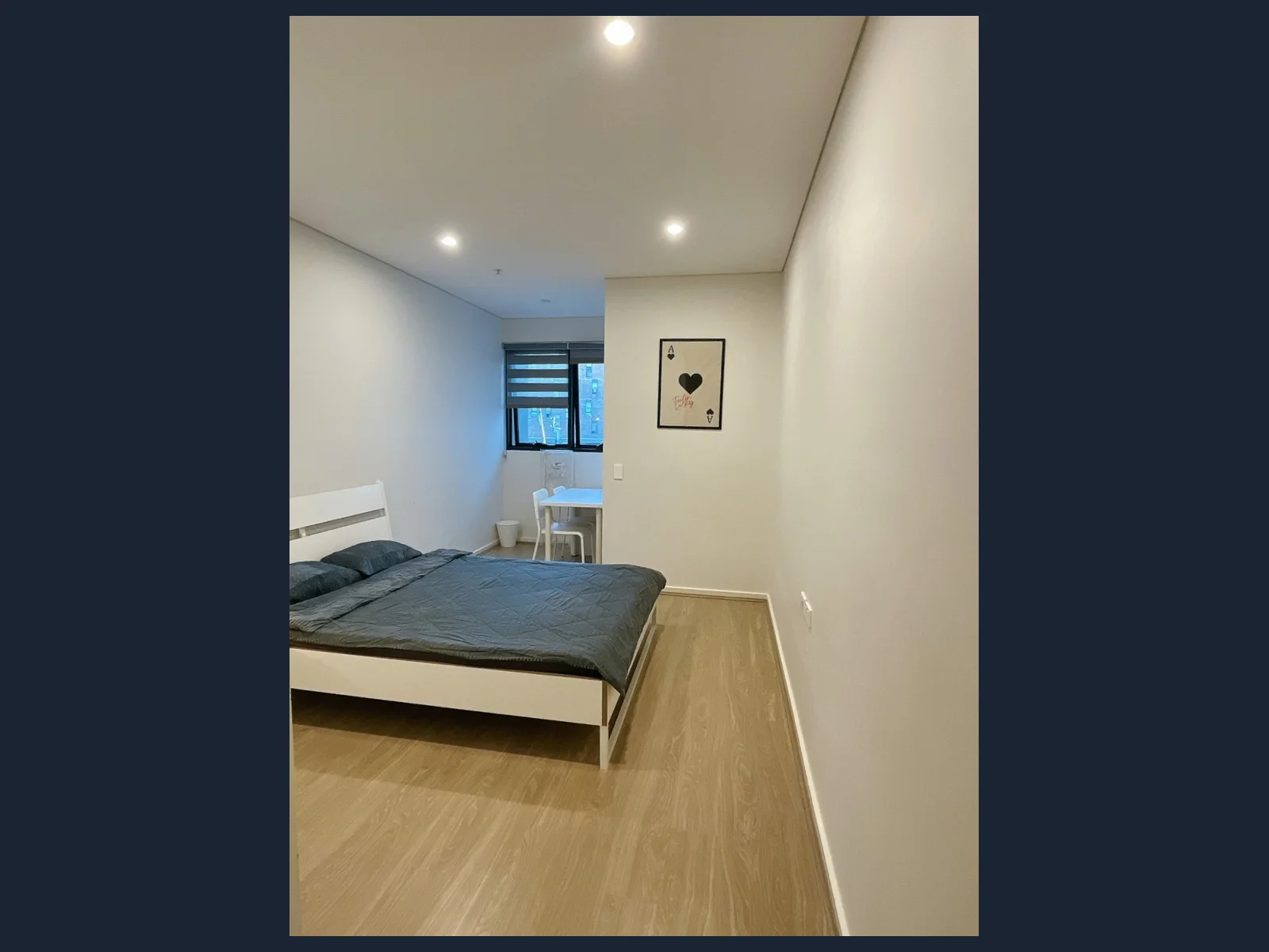 홈부쉬역 도보 5분 | 커플 $480 빌포함 |  전용욕실·전용냉장고
