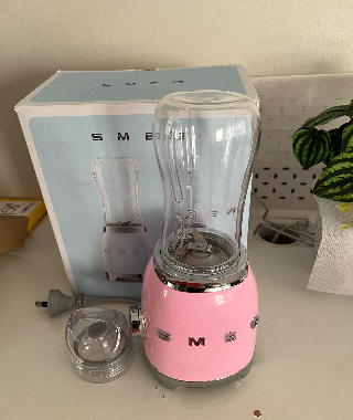 스메그(SMEG) 퍼스널 블렌더 핑크 판매합니다 ($55)