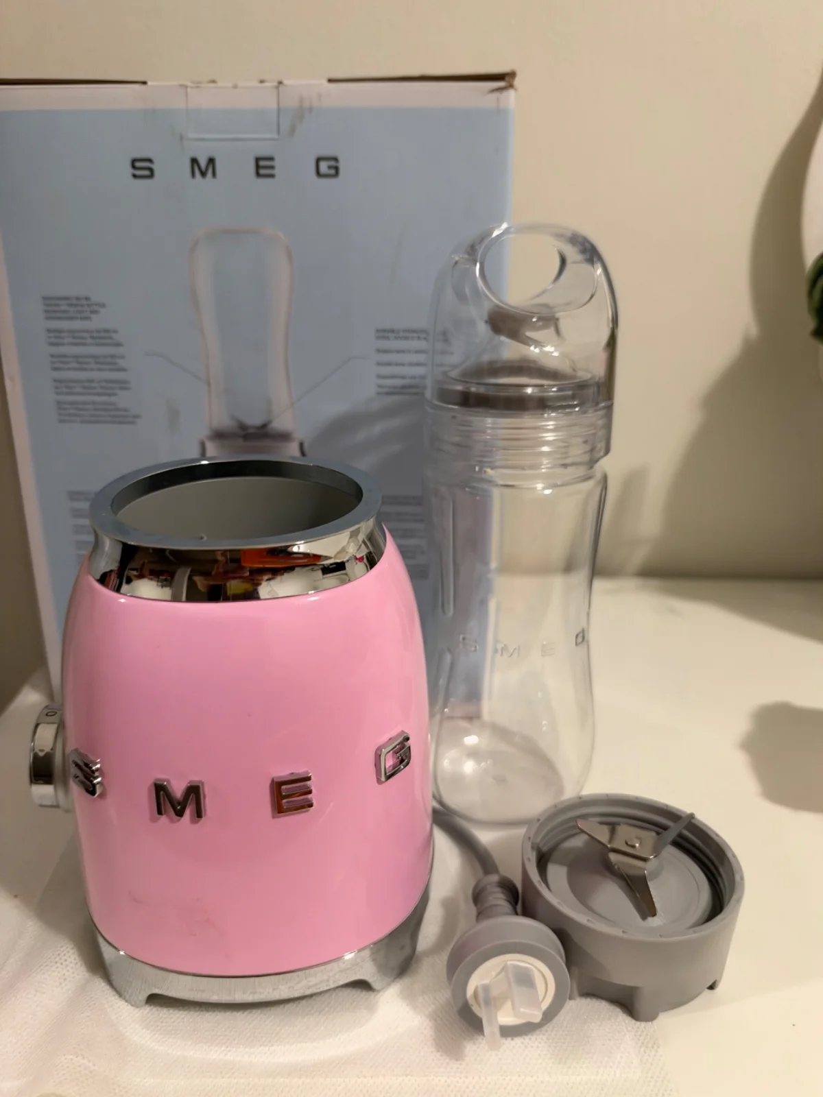 스메그(SMEG) 퍼스널 블렌더 핑크 판매합니다 ($55)