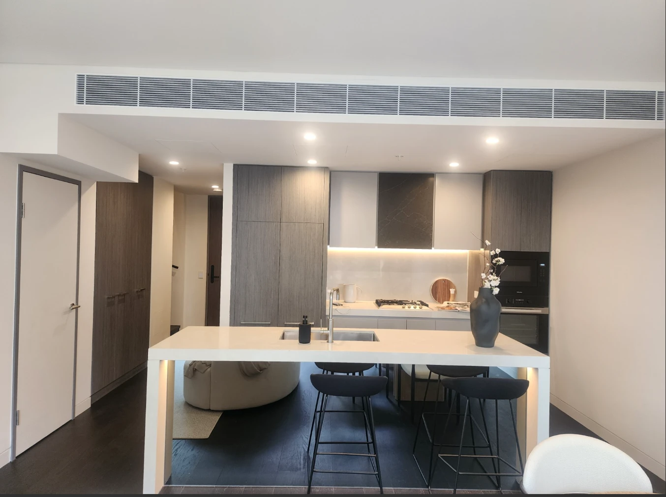 **ST LEONARDS WALK TO STATION APARTMENT 바로 입주 가능 **