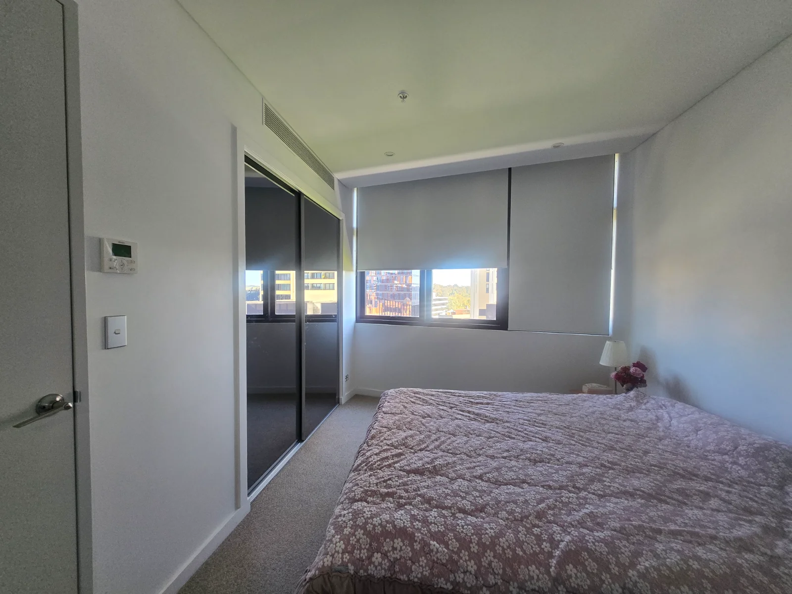 [파라마타] 여자 쉐어 / Meriton 아파트 / Main bedroom (여1 or 여2)