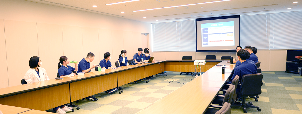 【堺市立総合医療センター】 ｢教え教えられる文化｣ の中で､ 研修医が自分たちで創り上げる理想の学び場