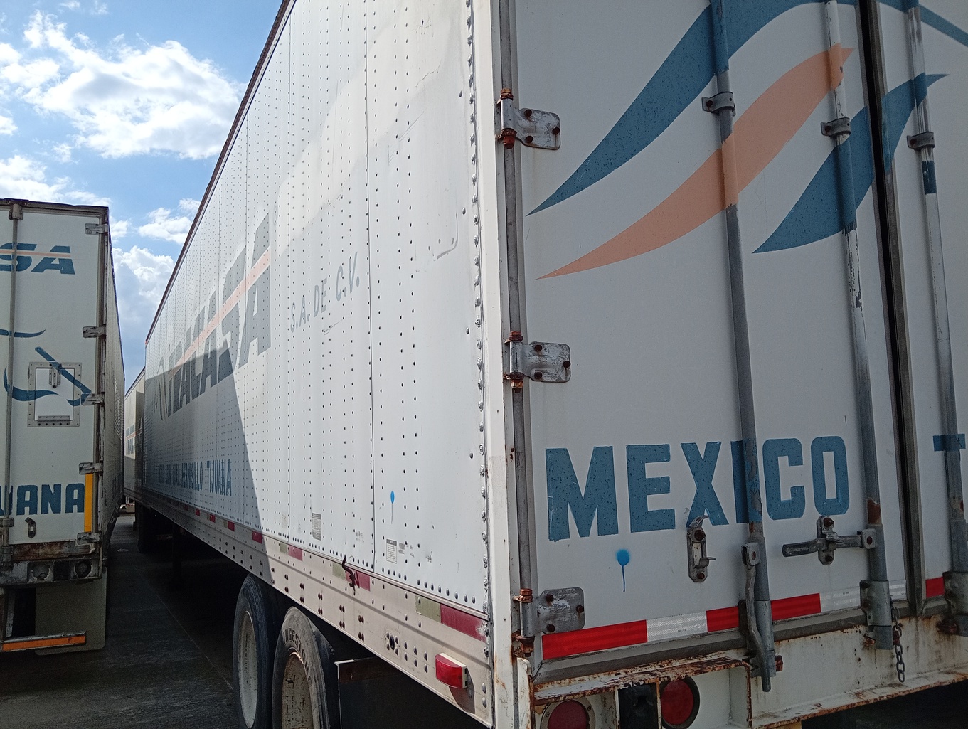 TRAILMOBILE CAJA SECA 
