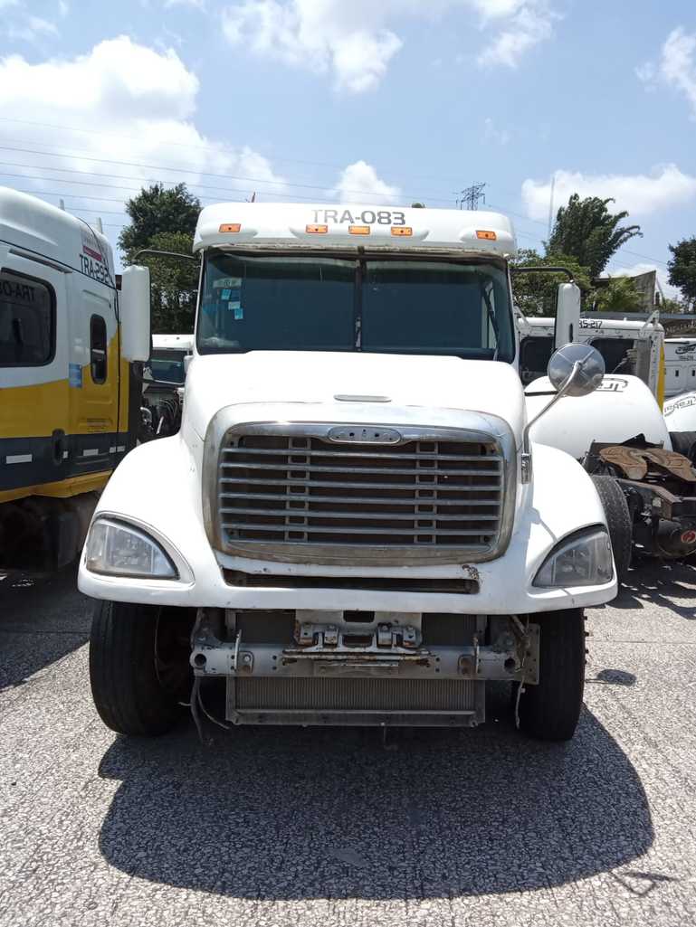 FREIGHTLINER CL 120