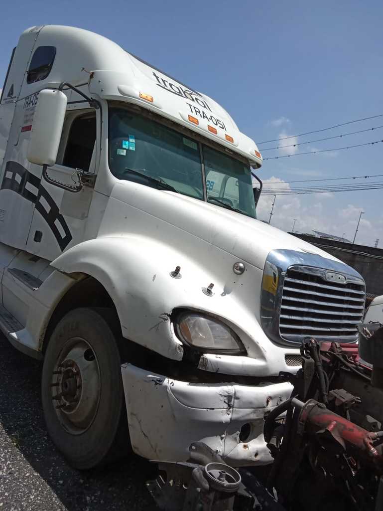 FREIGHTLINER COLUMBIA CL-120