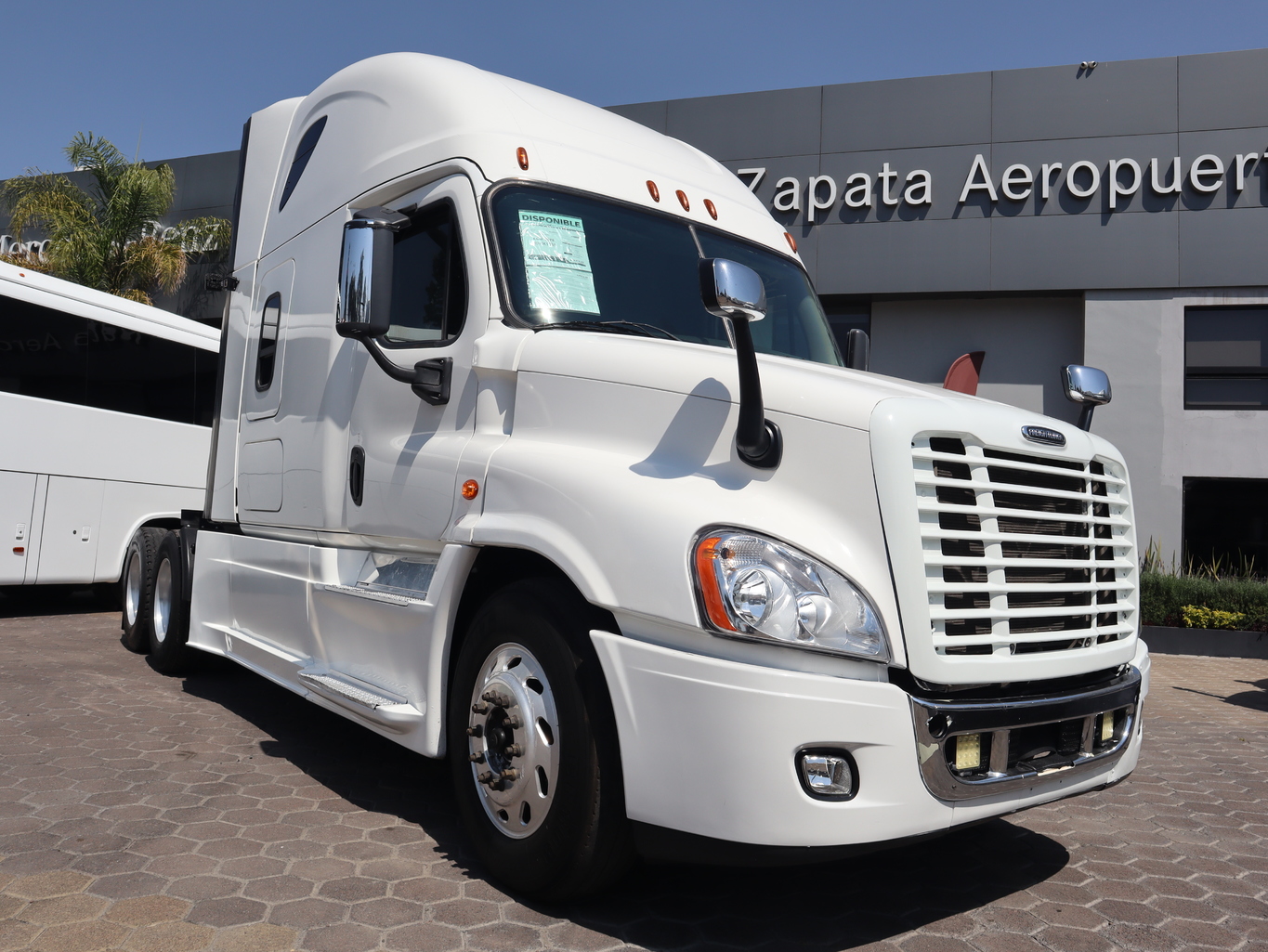 FREIGHTLINER CASCADIA 125