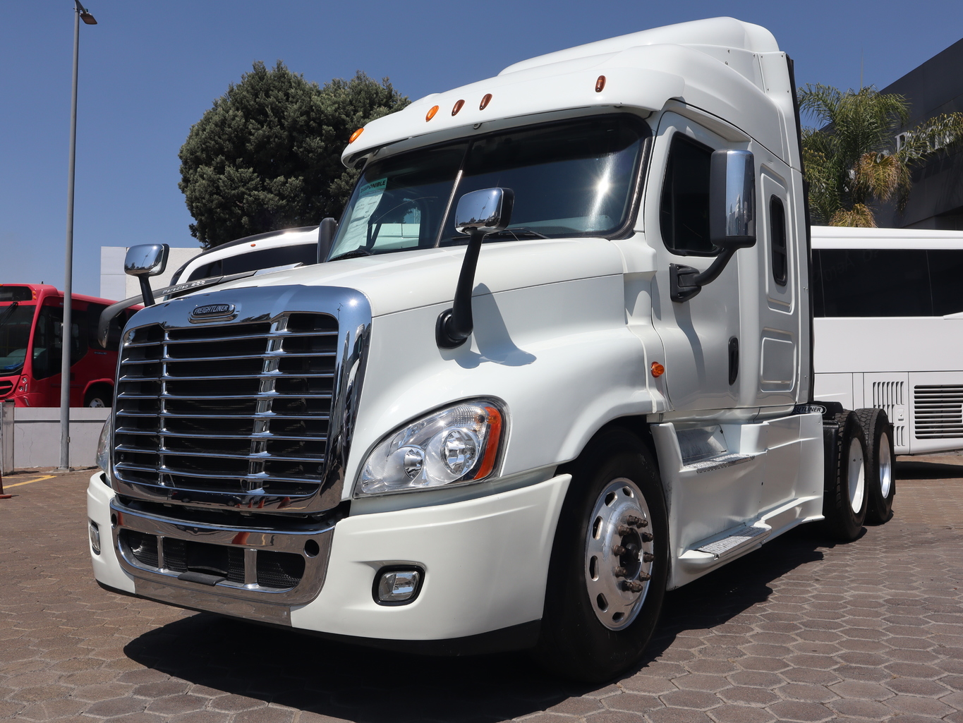 FREIGHTLINER CASCADIA 125