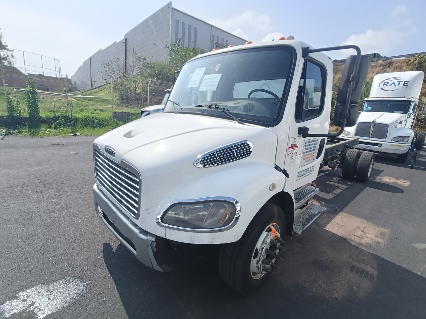 FREIGHTLINER M2 