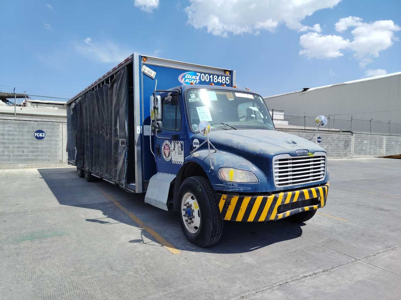 FREIGHTLINER M2