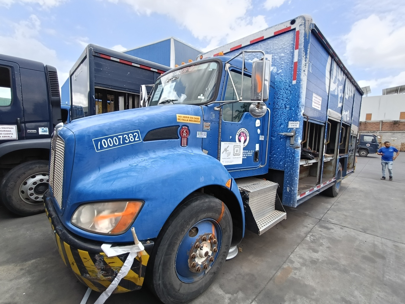 KENWORTH T370