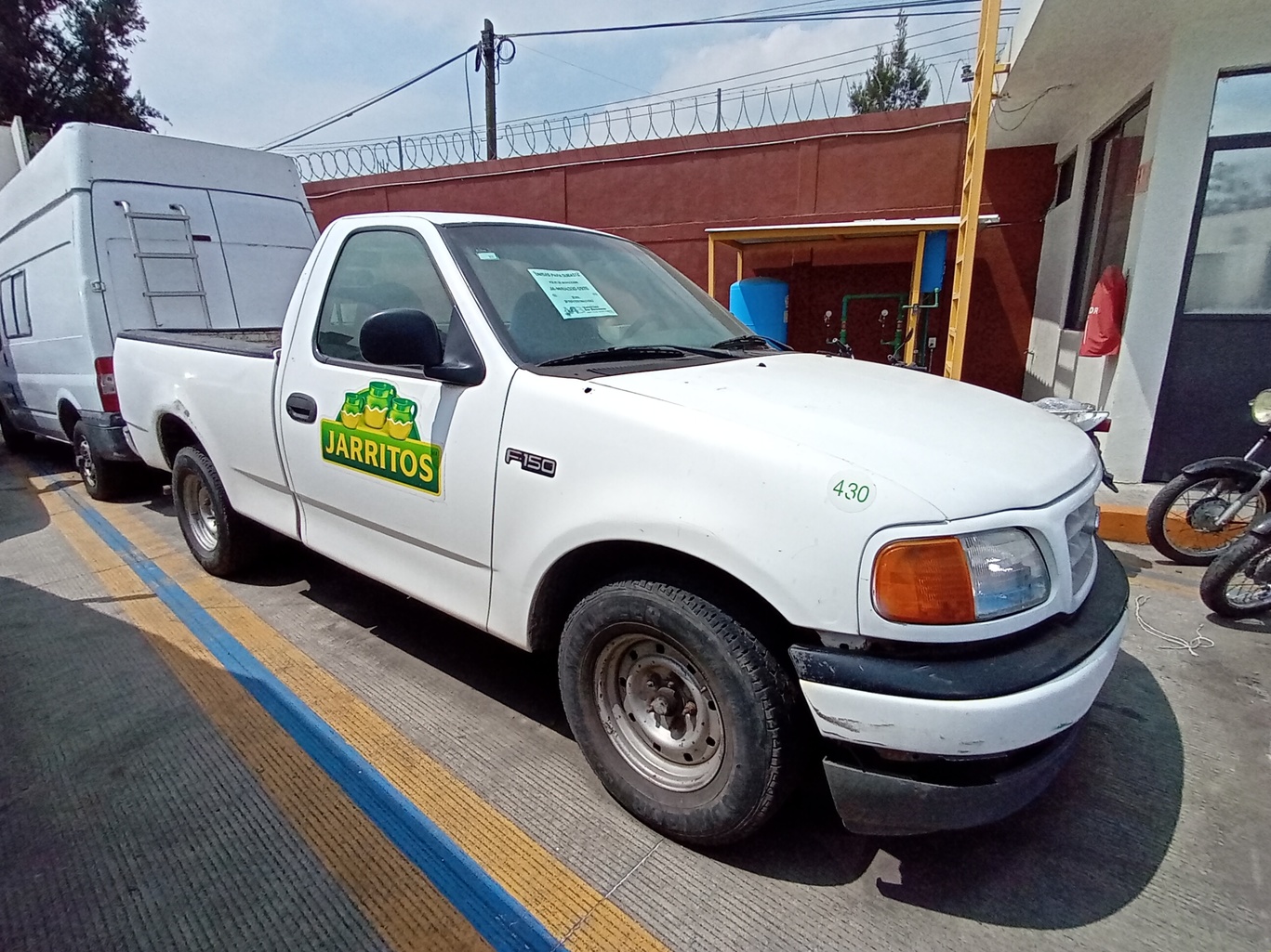 FORD F150