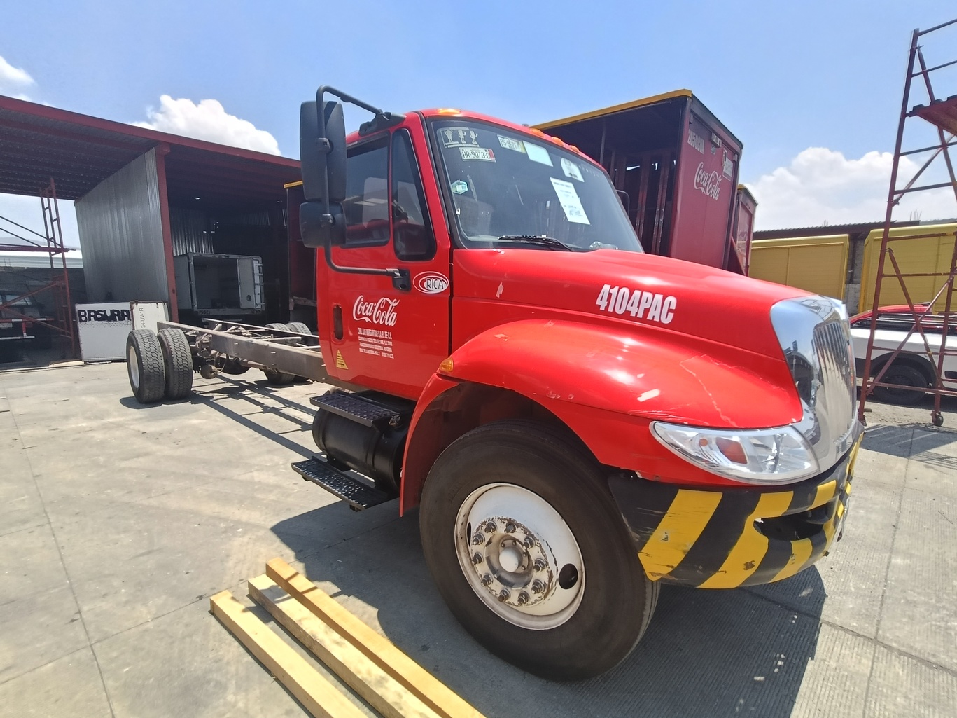 INTERNATIONAL 4300