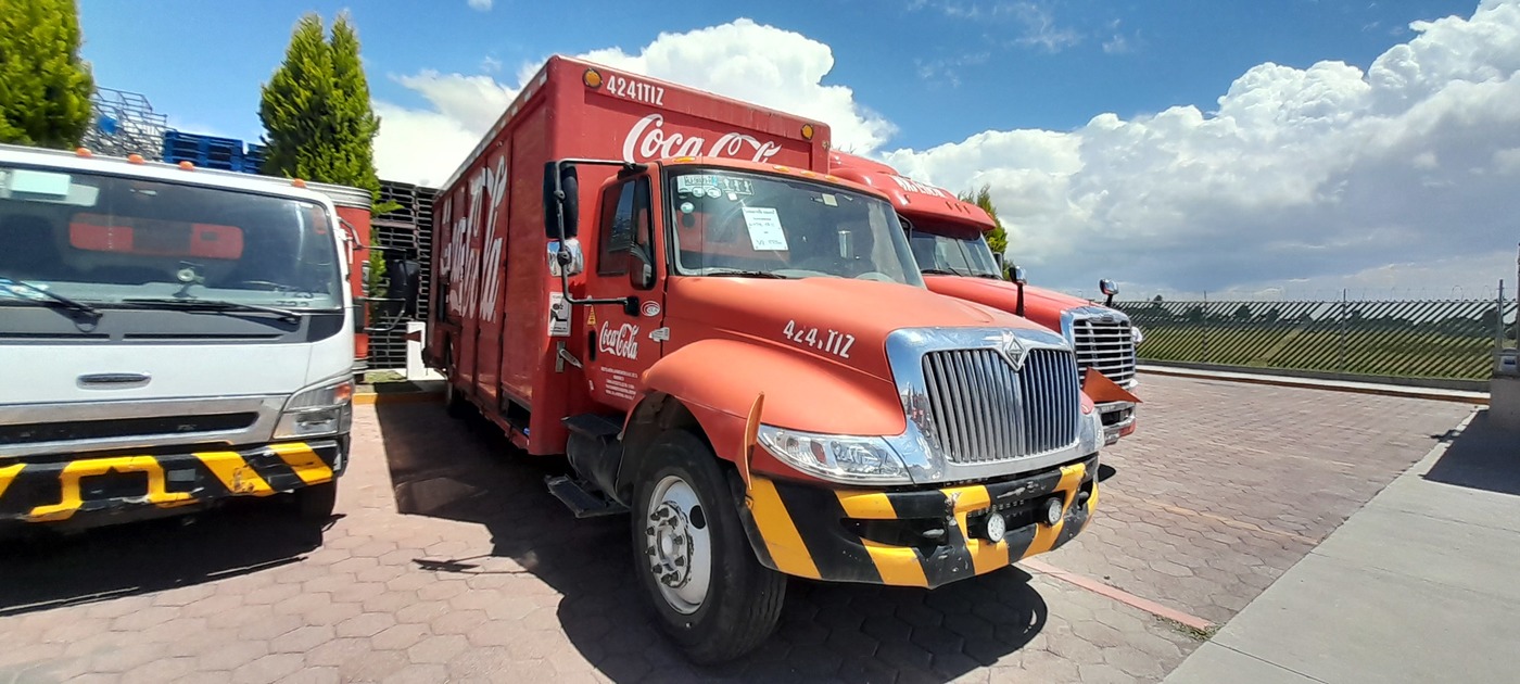 INTERNATIONAL 4300