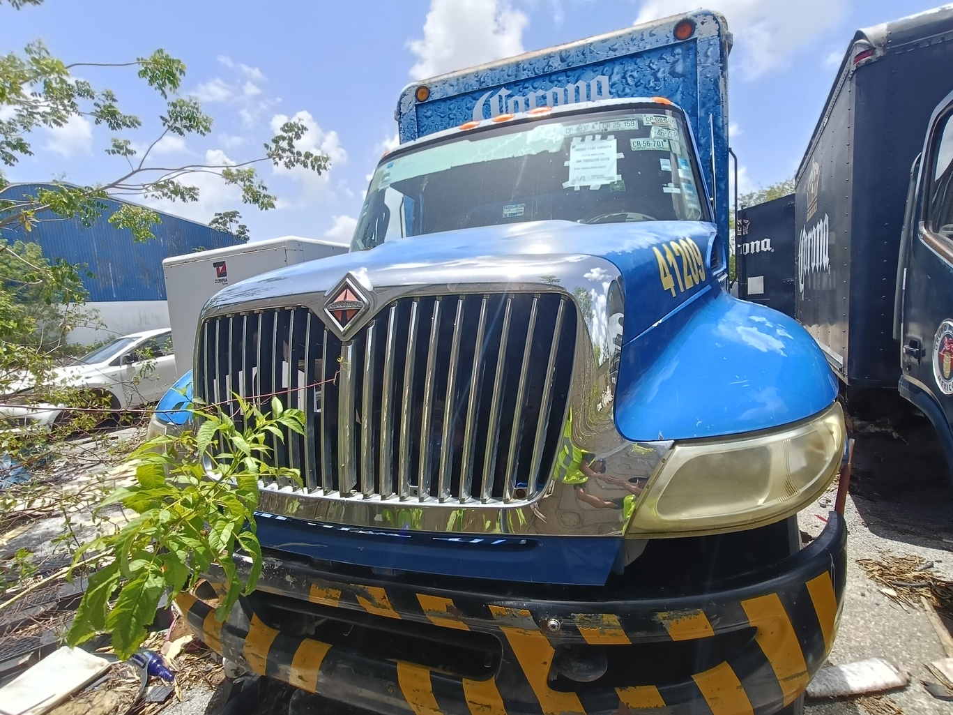 INTERNATIONAL 4300 DURASTAR