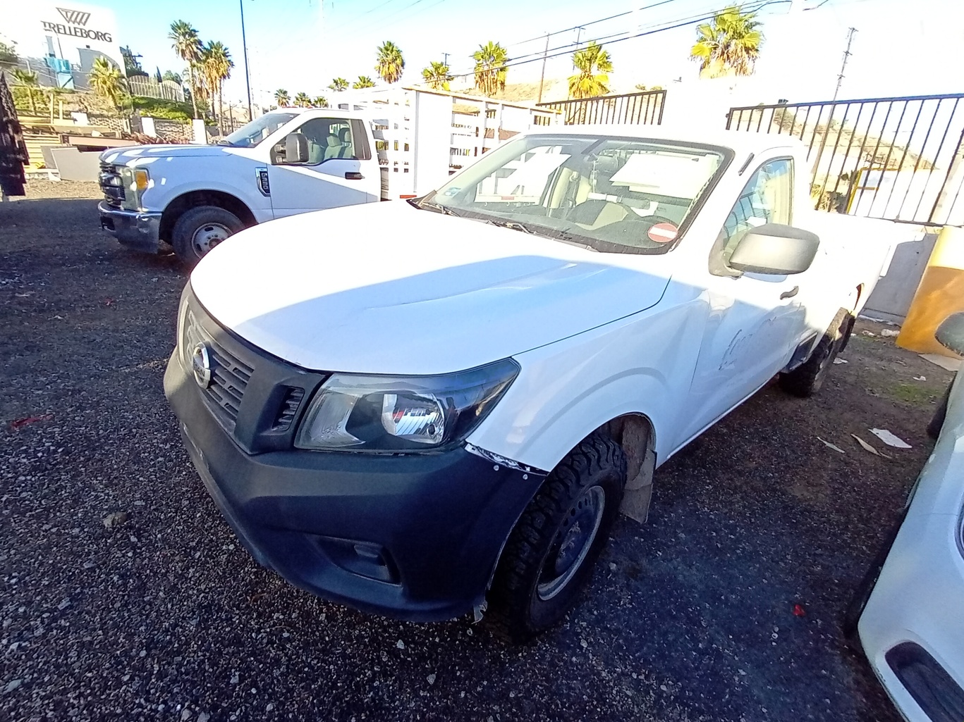 NISSAN NP300
