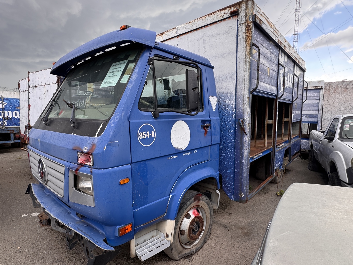 VOLKSWAGEN WORKER 8-150