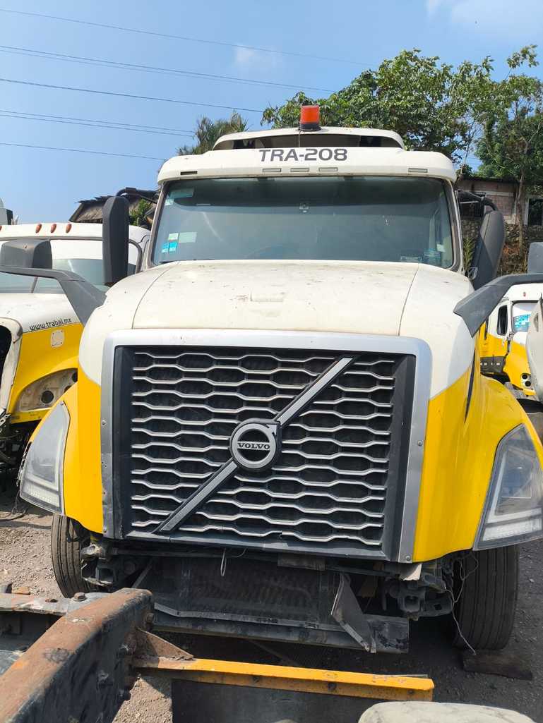 VOLVO VNL64T 400 12 VEL