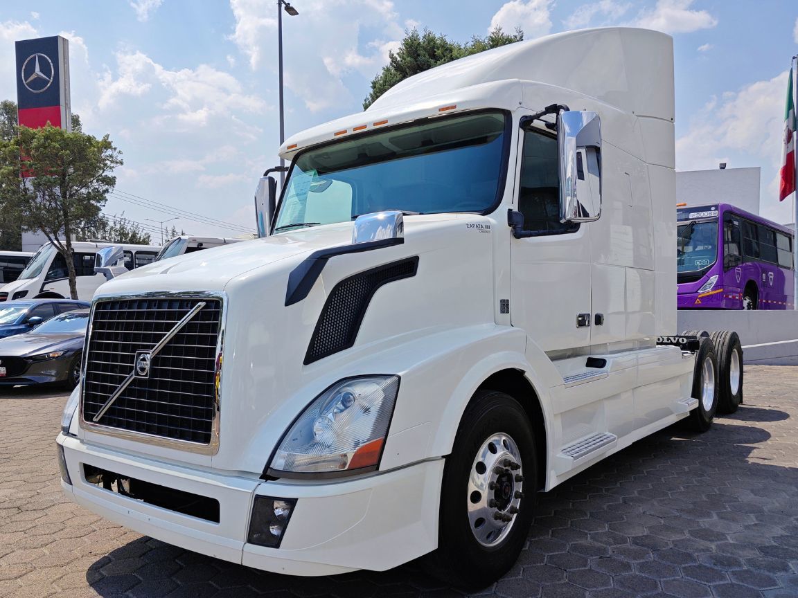 VOLVO VNL64T-630