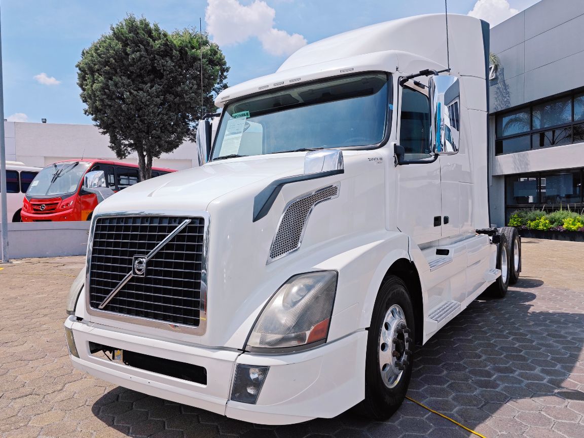 VOLVO VNL64T