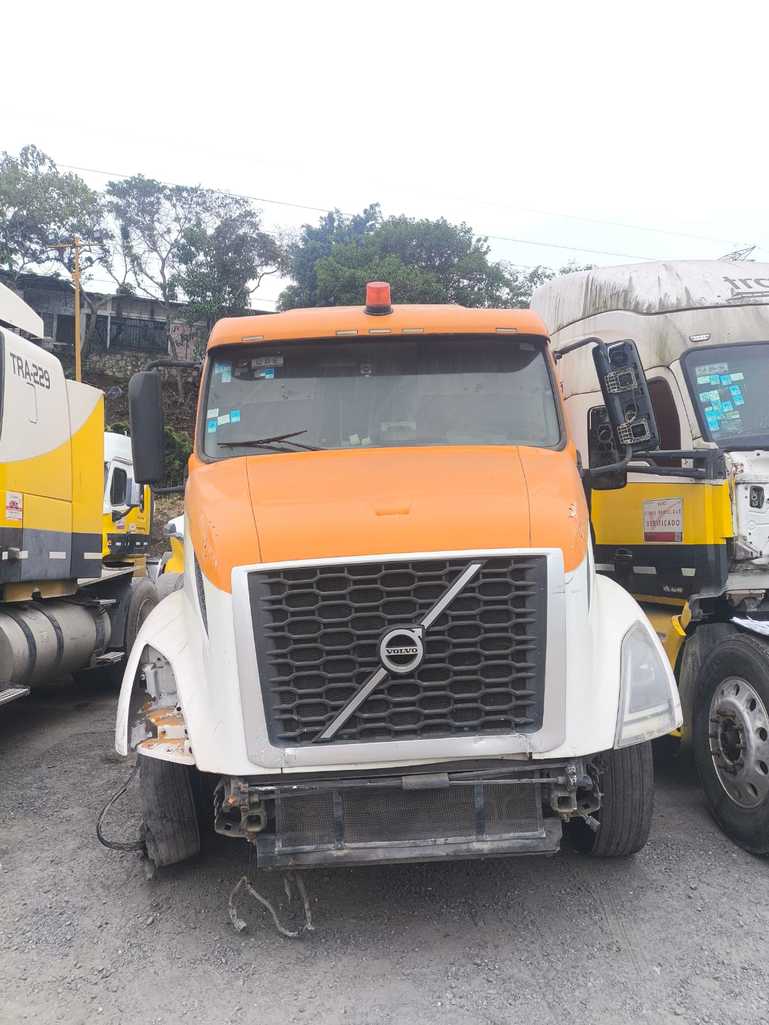 VOLVO VNL64T 400 12 VEL