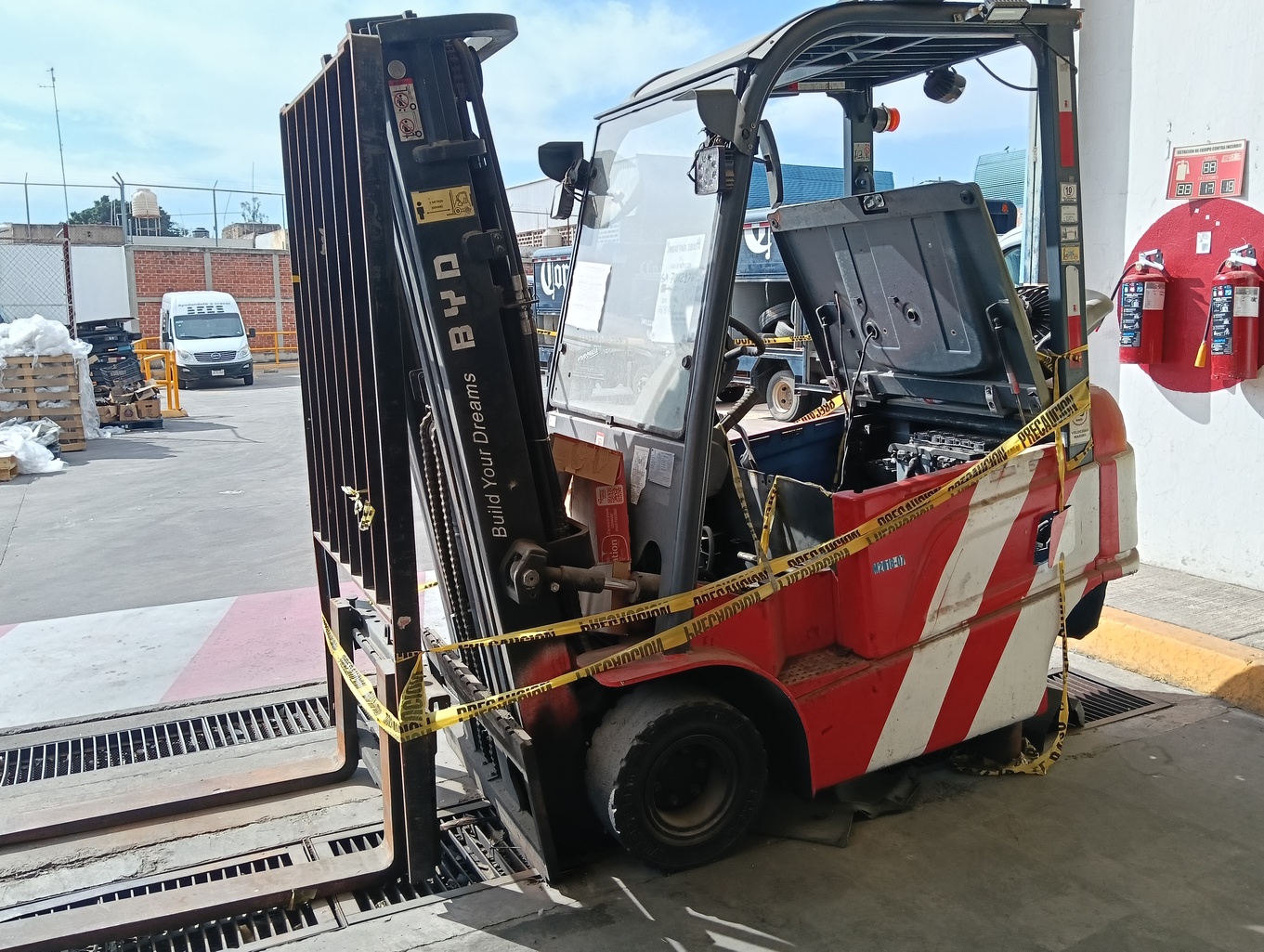 CARRO ELECTRICO BYD ECB25D