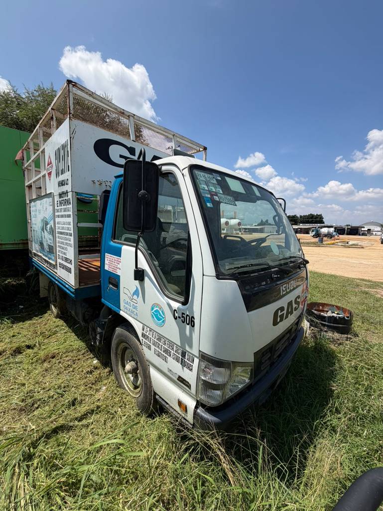 ISUZU ELF-100