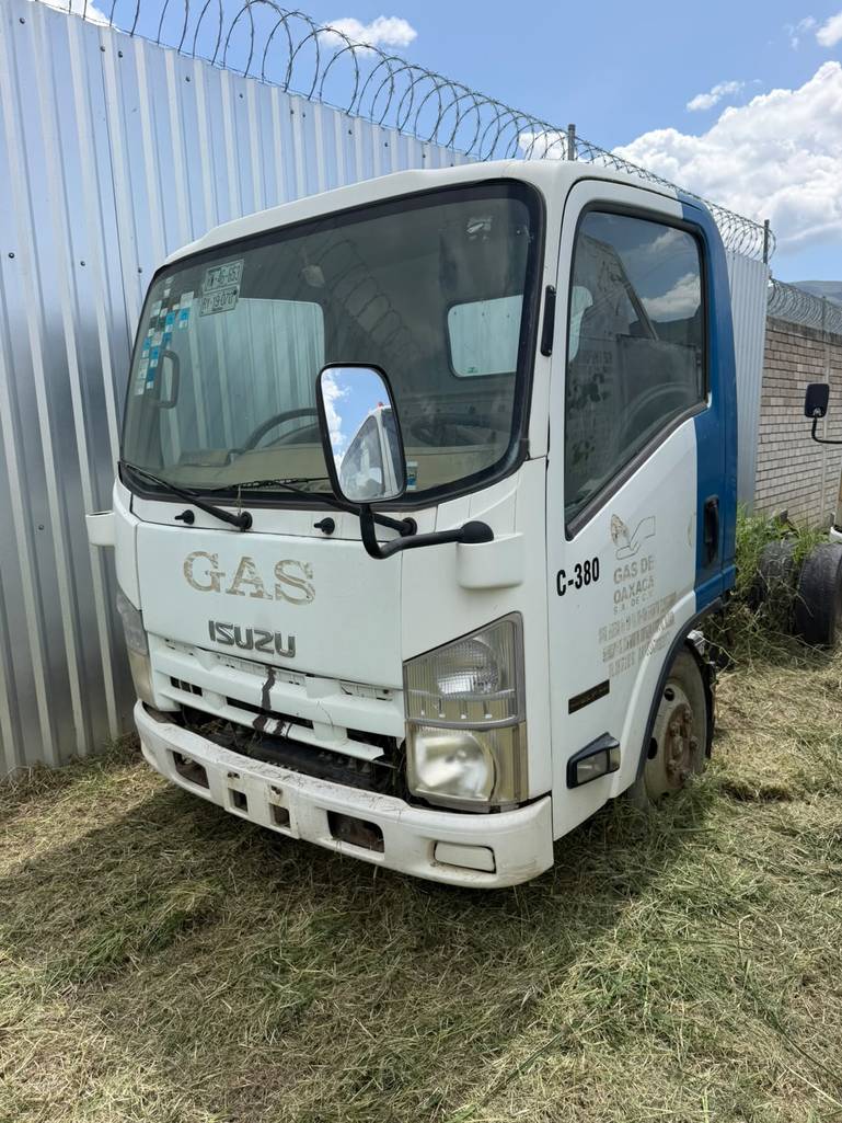 ISUZU ELF-300