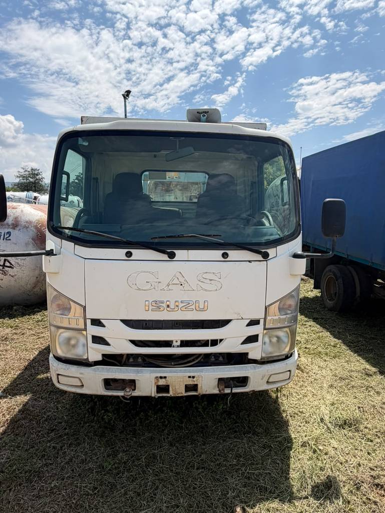 ISUZU ELF-300