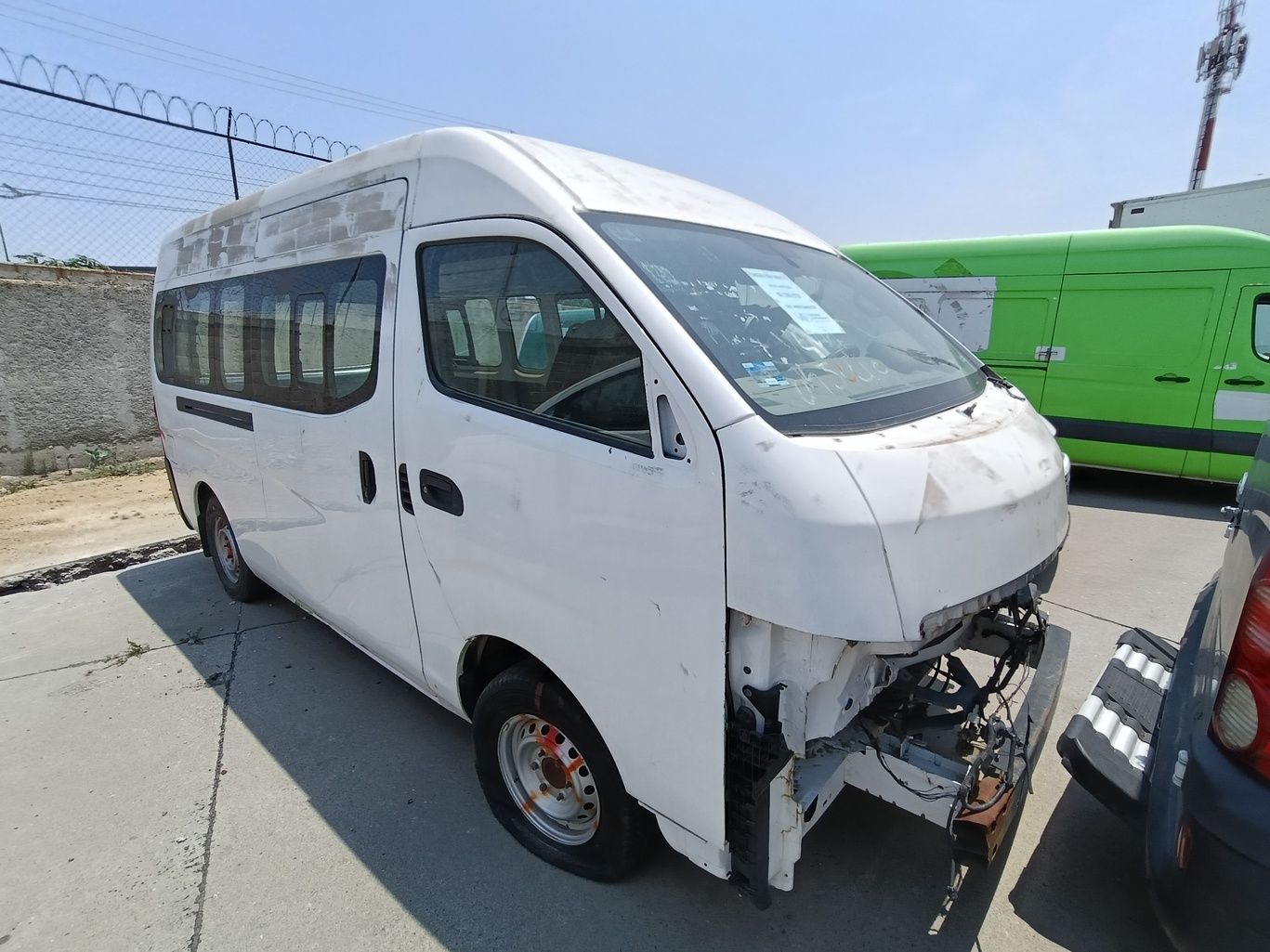 NISSAN NV350 URVAN