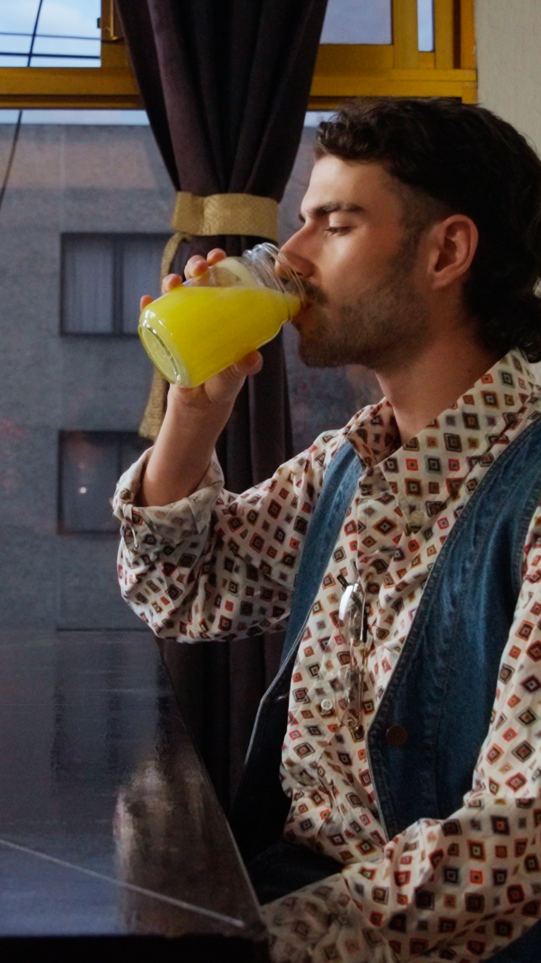  LOS MITOS QUE PROMETEN QUITARTE LA CRUDA (y por qué no funcionan del todo)