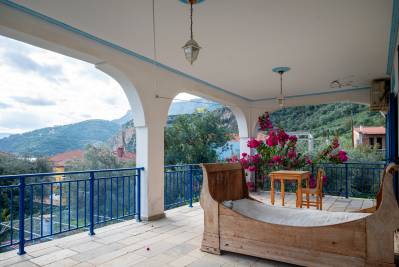 Zorba's House