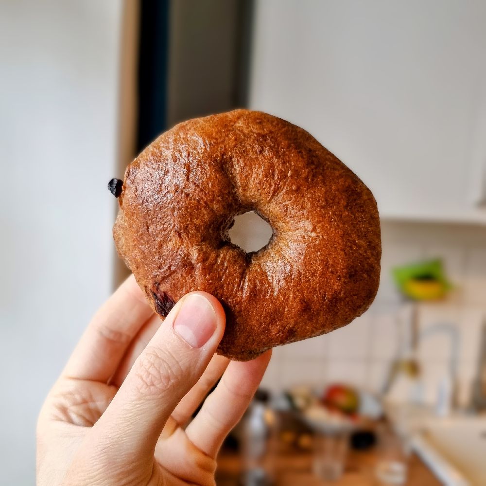 Cinnamon & raisin sourdough bagels