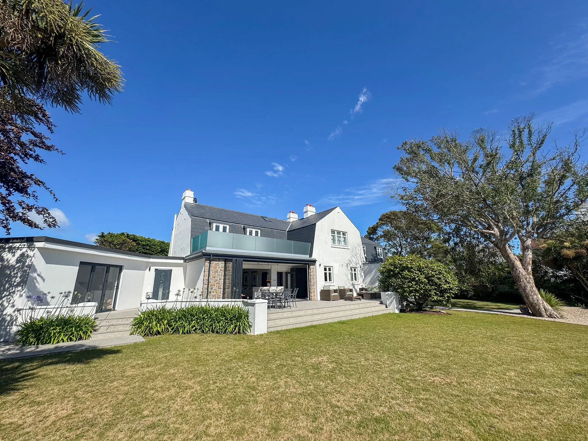 Lavington, Beauport Estate, La Route des Genets, St. Brelade — photograph 1